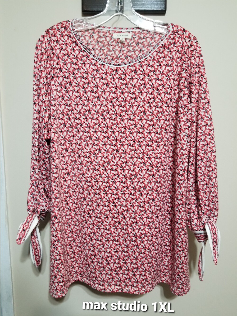 Max Studio Tunic Top Plus 1XL Red Floral Feminine Casual Business Light
